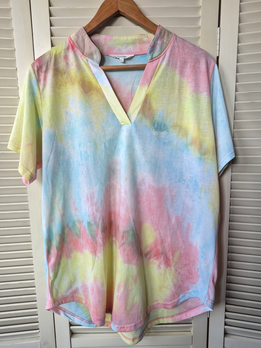 Amaryllis Women's Pastel Tie-Dye V-Neck Short Sleeve Top Size Large
